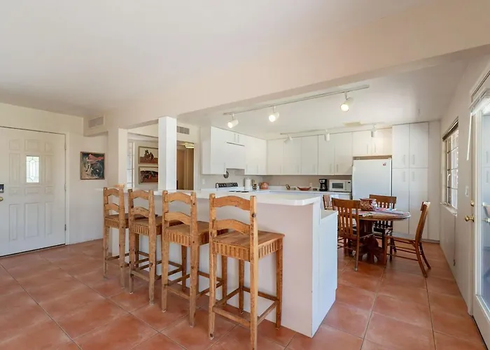 Convento Vista - Pool Oasis 3br 3ba Near Ua Holiday home *