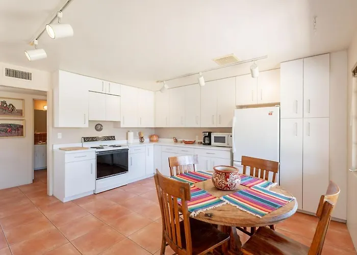 Convento Vista - Pool Oasis 3br 3ba Near Ua Holiday home *